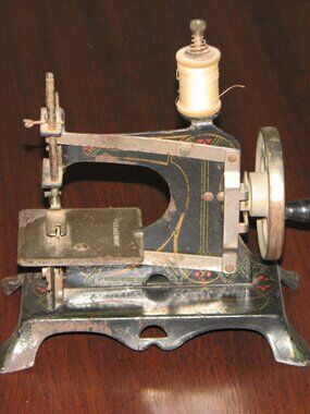 Rare Casige Toy Sewiing Machine